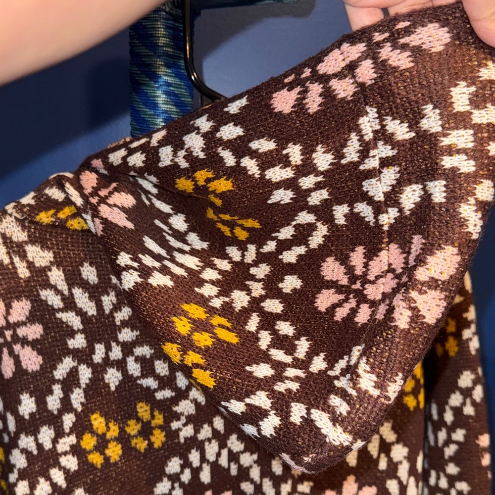 By Design- NWT Brown Floral Patterned Cardigan Size Medium - Picture 14 of 16